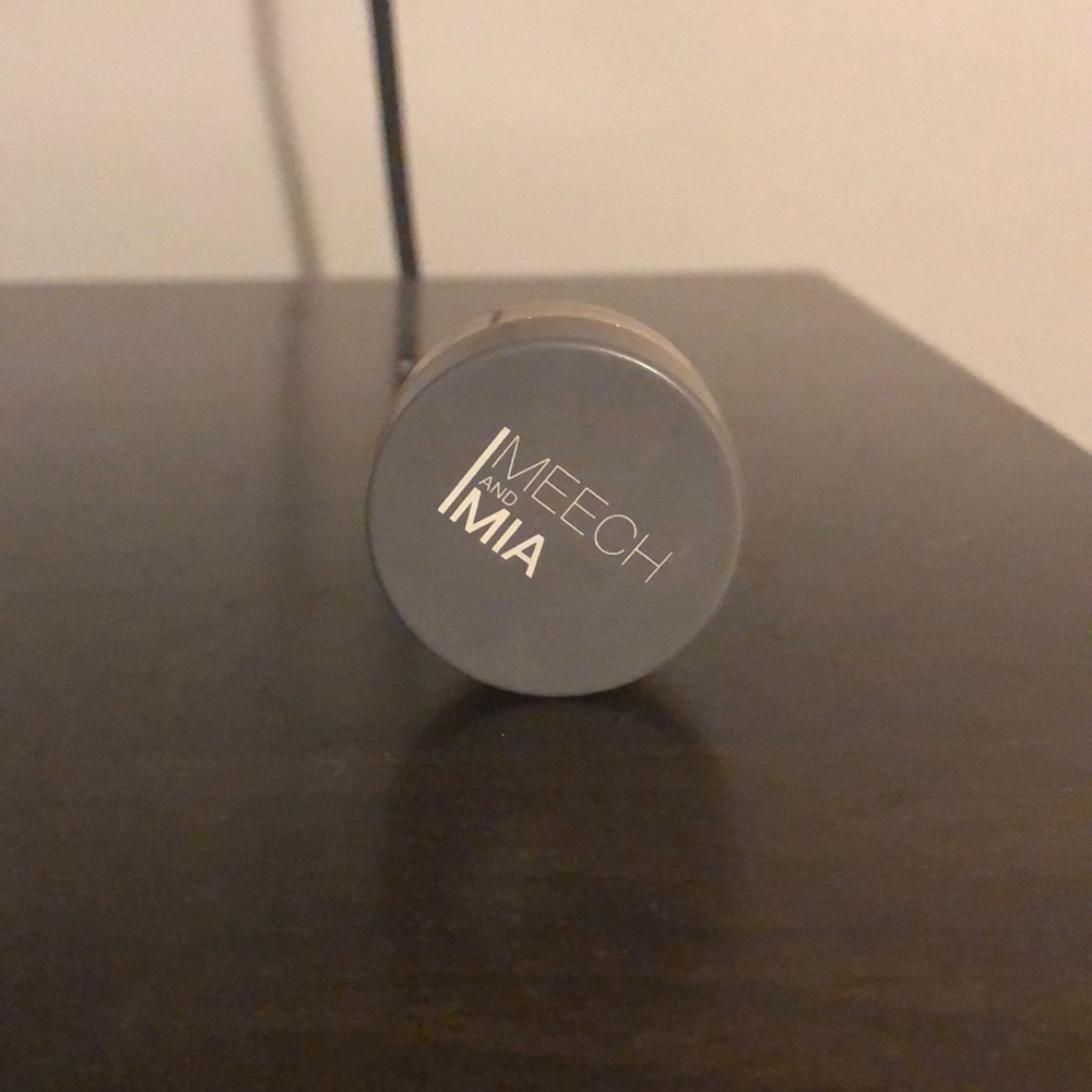 Meech and Mia Eye shadow